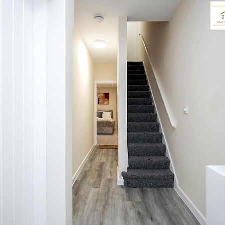 Bedford Hospital Victoria Apartments A And B By Homely Spaces Short Lets & Serviced Accommodation Exterior photo