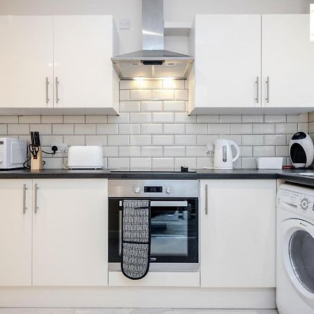 Bedford Hospital Victoria Apartments A And B By Homely Spaces Short Lets & Serviced Accommodation Exterior photo