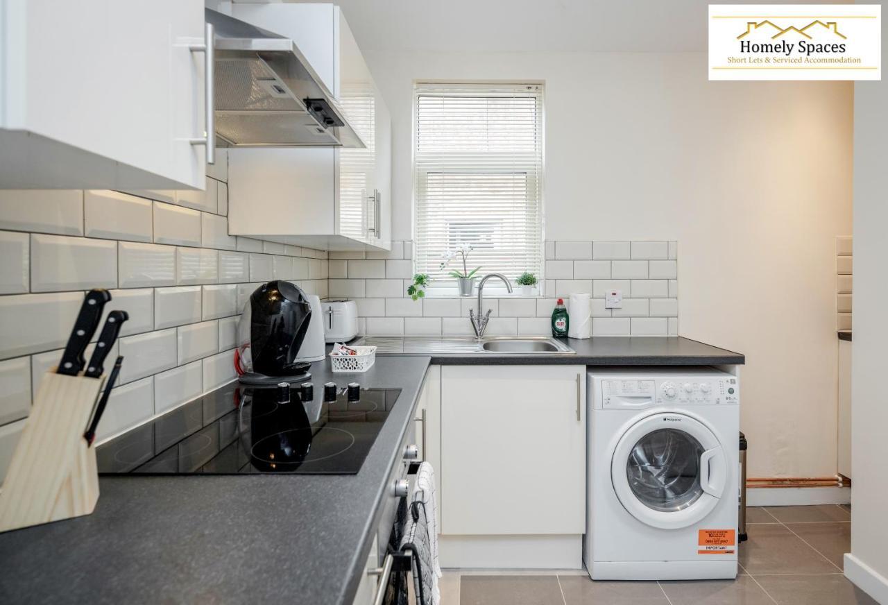 Bedford Hospital Victoria Apartments A And B By Homely Spaces Short Lets & Serviced Accommodation Exterior photo
