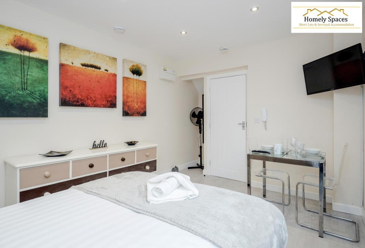 Bedford Hospital Victoria Apartments A And B By Homely Spaces Short Lets & Serviced Accommodation Exterior photo