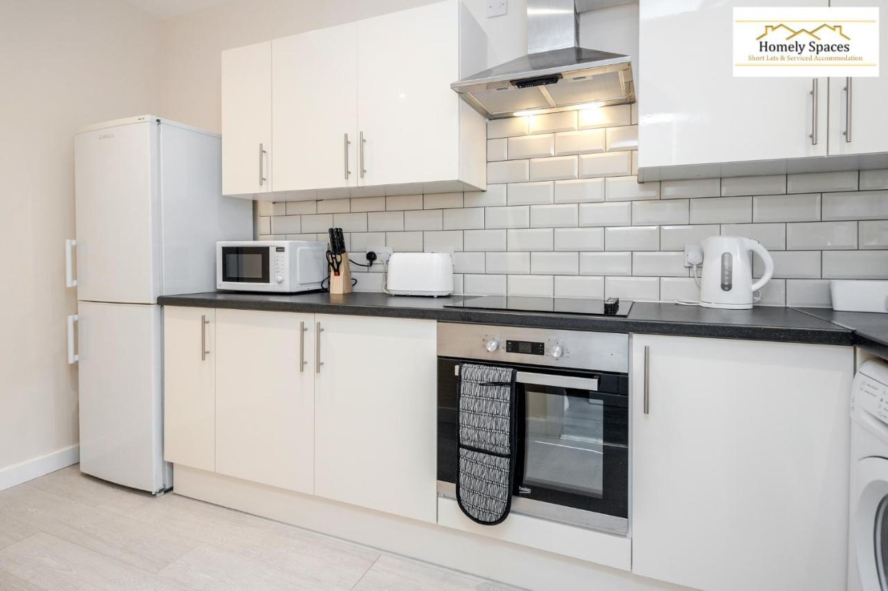 Bedford Hospital Victoria Apartments A And B By Homely Spaces Short Lets & Serviced Accommodation Exterior photo